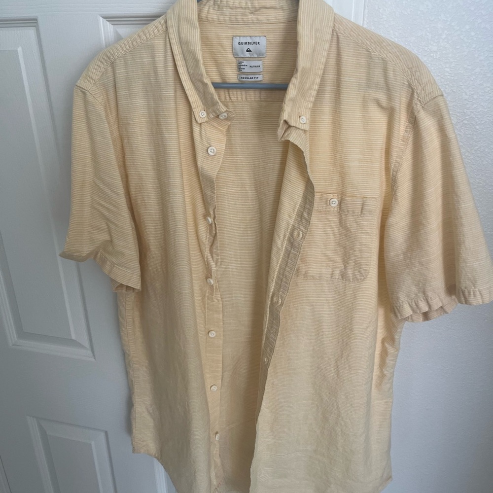 Quiksilver Men's Yellow Casual Button Down Shirt